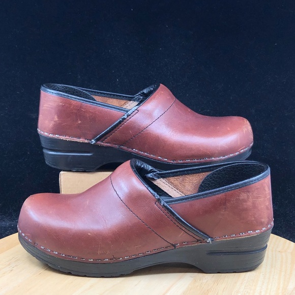 Leather Nursing Clogs Shoes Ladies 